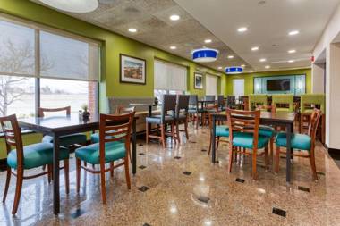 Drury Inn & Suites St. Louis Fenton