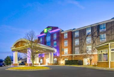 Holiday Inn Express Hotel & Suites Kansas City - Grandview an IHG Hotel