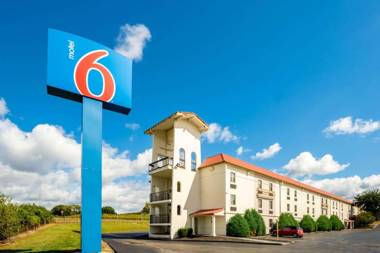 Motel 6-Hazelwood MO