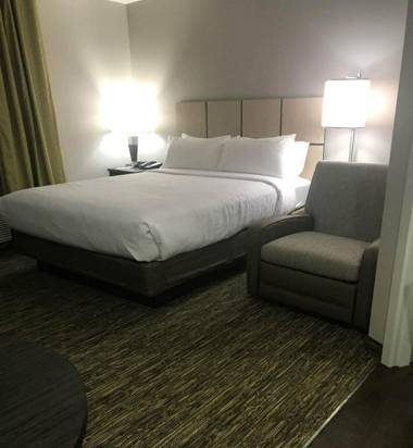 Candlewood Suites Independence an IHG Hotel