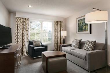 Homewood Suites by Hilton Kansas City Airport