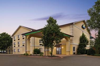 Days Inn by Wyndham Kansas City International Airport