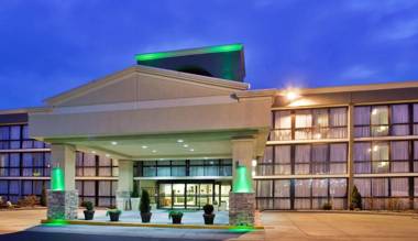 SureStay Plus Hotel by Best Western Kansas City Northeast