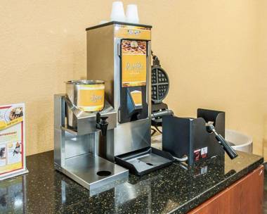 Quality Inn & Suites Kansas City I-435N Near Sports Complex