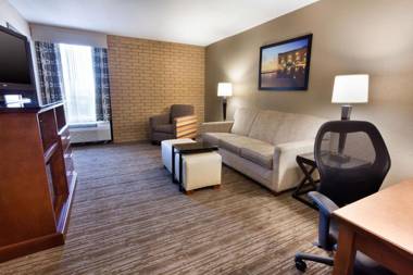 Drury Inn & Suites Kansas City Airport