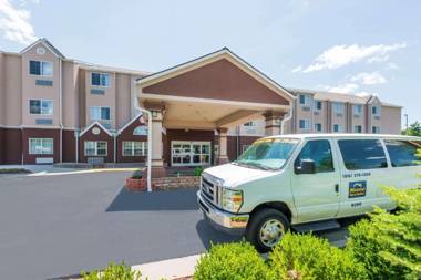 Microtel Inn & Suites by Wyndham Kansas City Airport