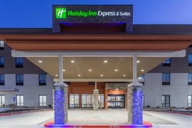 Holiday Inn Express & Suites Kearney an IHG Hotel