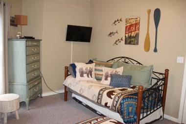 Lake Ozarks Get Away Topsider