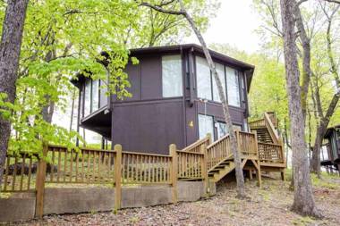 Unit 4 - Treetop 2 Bedroom Villa