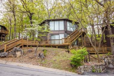 UNIT 17 - TREETOP 2 BEDROOM VILLA