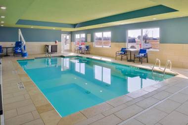 Holiday Inn Express & Suites - Kansas City - Lee's Summit an IHG Hotel