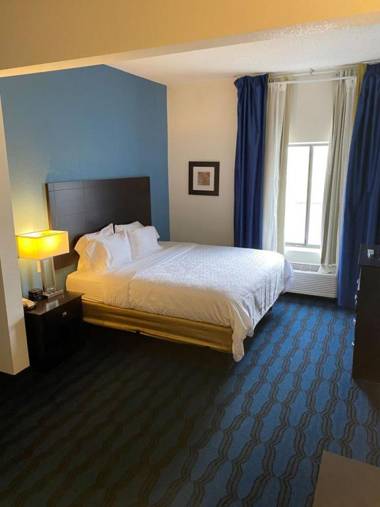 Holiday Inn Express St. Louis Arpt - Maryland Hgts an IHG Hotel