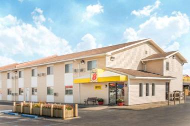 Super 8 by Wyndham Moberly MO