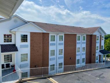 Schmidt's Creek Hotel