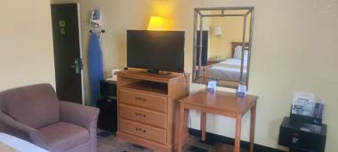 Travelodge by Wyndham Airport Platte City