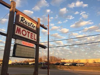 Rustic Motel Rolla