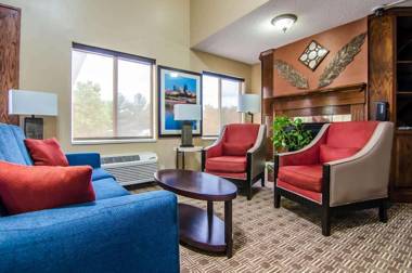 Quality Suites St. Joseph