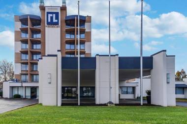 Hotel RL St Louis Airport