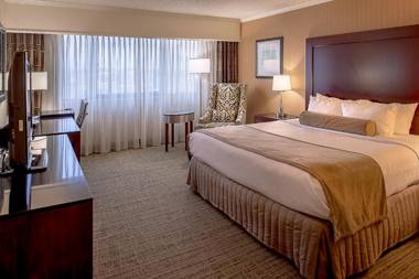 Crowne Plaza Hotel St. Louis Airport an IHG Hotel