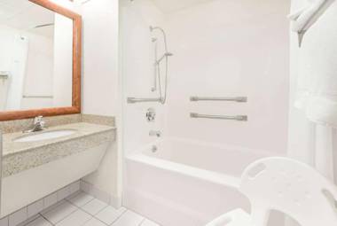 Baymont by Wyndham Springfield South Hwy 65