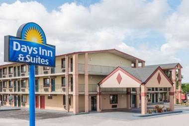 Days Inn & Suites by Wyndham Springfield on I-44