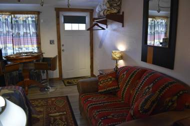 Yellowstone Motel - Adults Only - All rooms have kitchens