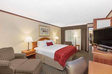 Ramada by Wyndham Midtown Grand Island