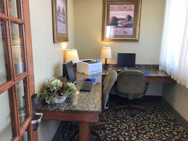 Best Western Plus Mid Nebraska Inn & Suites