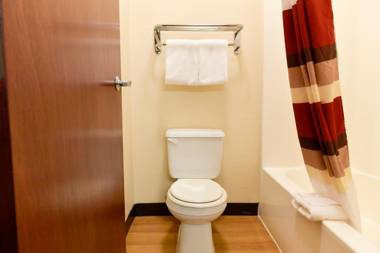 Red Roof Inn & Suites Lincoln