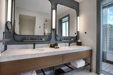 The Farnam Autograph Collection