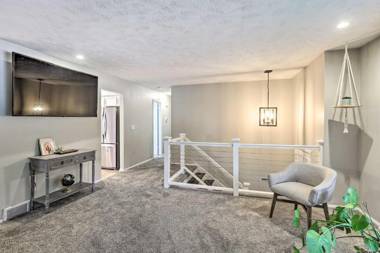 Cozy Omaha Home Walk to Dining Pets Welcome