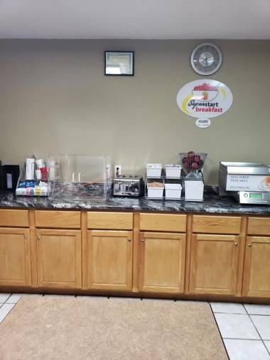 Super 8 by Wyndham Valentine NE