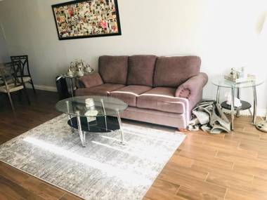 Amazing Spare Bedroom in Shared 2/B Condo behind Convention Center