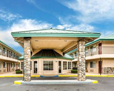 Quality Inn & Suites Minden