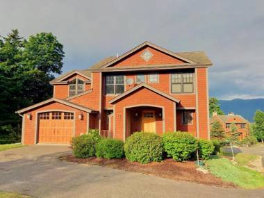 P5 Ski-in Ski-out rare find Presidential View single family with garage pool table ping pong