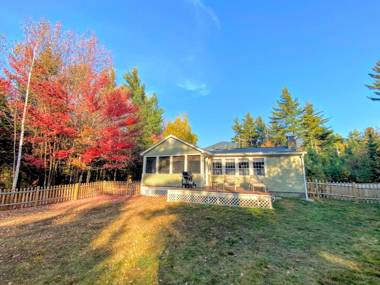 GC Adorable home 20 minutes from CannonFranconia Notch Fire Pit wifi laundry Pet friendly