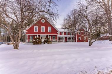 Franconia Village Retreat - homey small town feel close to tons of area attractions