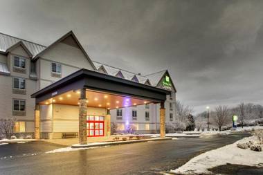 Holiday Inn Express & Suites - Lincoln East - White Mountains an IHG Hotel