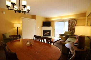 A Holiday Getaway at Pollard Brook Resort in Lincoln! - PB Dec 26th-Jan 2nd 2Hur