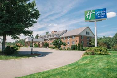 Holiday Inn Express and Suites Merrimack an IHG Hotel