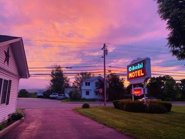 Colonial Motel