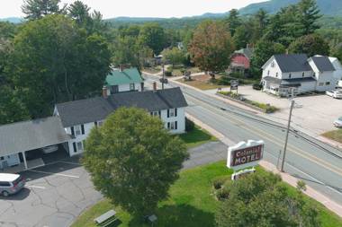 Colonial Motel