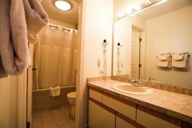 Deer Park Vacation Condo next to Recreation Center with Indoor Pool!