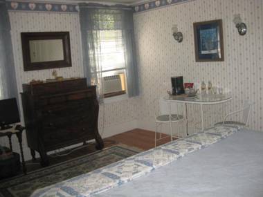 The Bridges Inn at Whitcomb House B&B