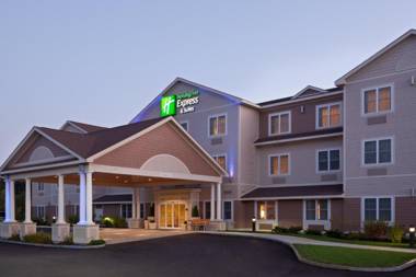 Holiday Inn Express & Suites Tilton an IHG Hotel