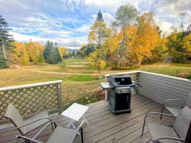 G3 Classy Bretton townhome with AC fast wifi great mountain views right on the golf course