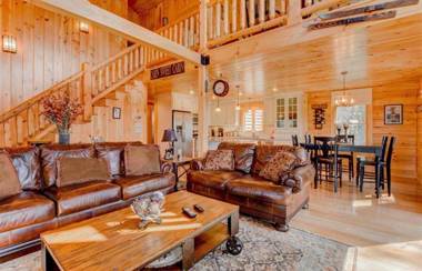OE Beautiful modern log home on 17 acres private views fire pit Ping Pong AC