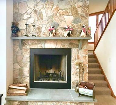 C6 Beautiful views from this Crawford Ridge Townhome a short walk from the slopes