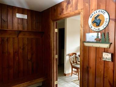 H8 Gorgeous Stone Hill Townhome in the heart of Bretton Woods Great views huge kitchen fireplace