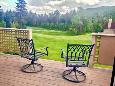 G2 Sunny and homey Fairway Village Townhome right on the Omni Mount Washington Hotel golf course